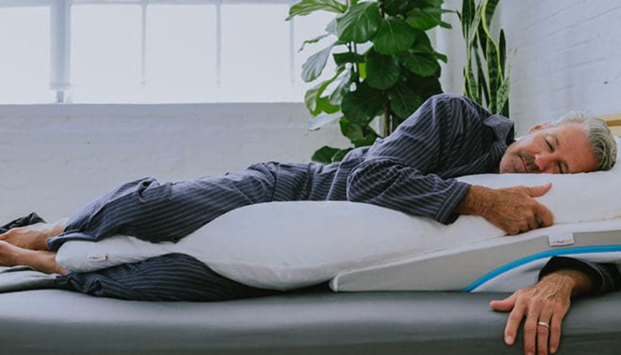 Best Way to Sleep on Your Side and Wake Up Without Shoulder Pain